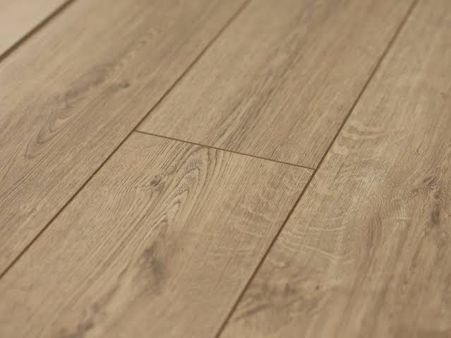 ламинат , плинтусь