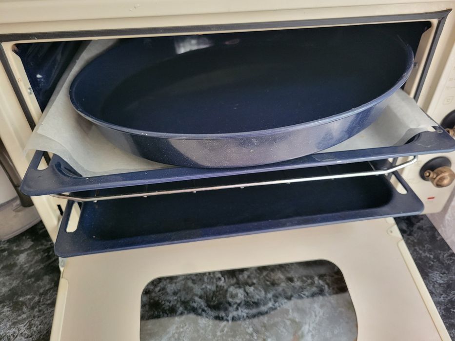 Духовка Artel духовка