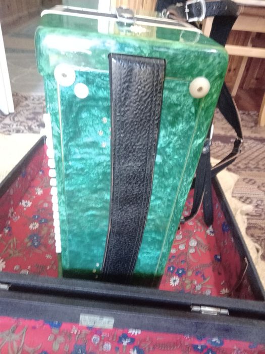 Руски акордеон Берьозка ретро