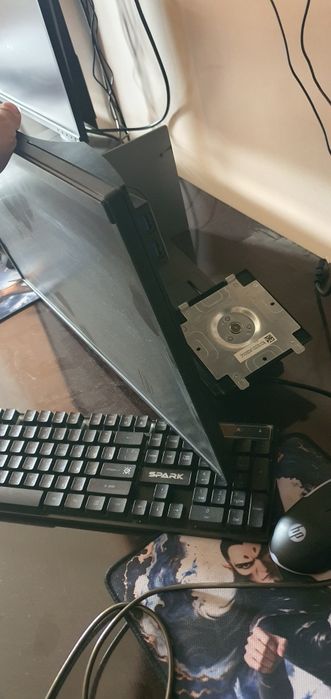 24 tali geyming manitor 75Hz