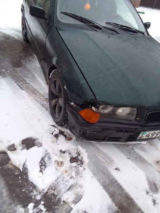 Продам машину 318