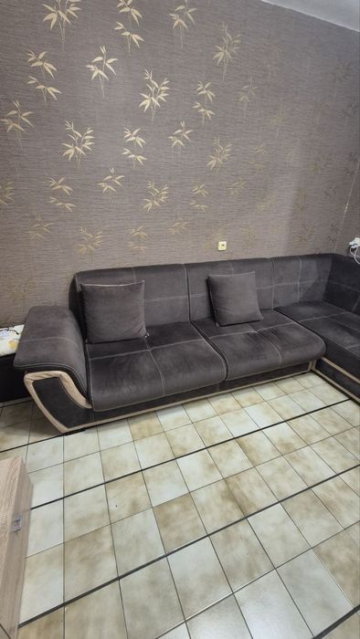 Продавам ъглов диван