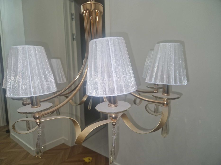 Люстра для комнаты