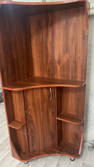 Продам шкаф угловой