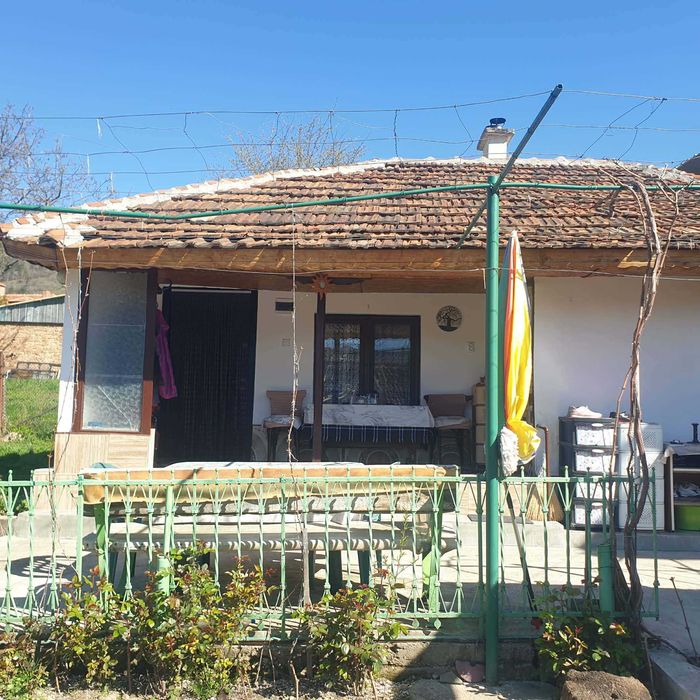 Едноетажна къща, близо до Пловдив