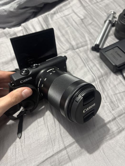 Camera mirrorless Canon m200