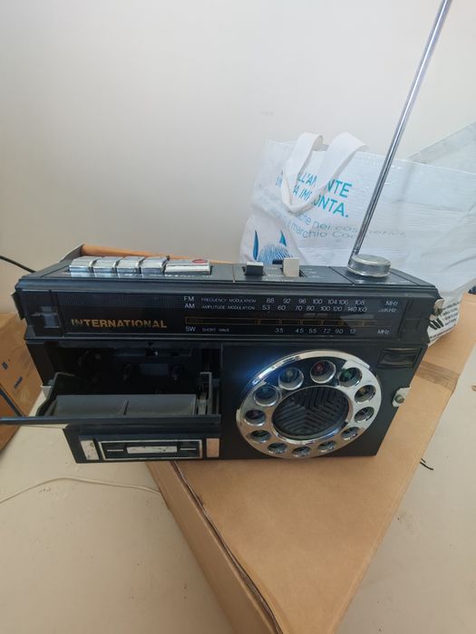 Radiocasetofon Philips 1990 + cadou