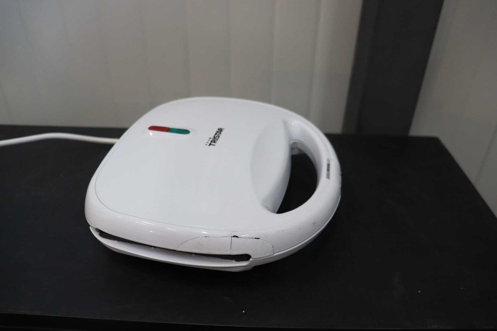Уред за сандвичи Tristar SA-3052, 750 W, Бял с дефект