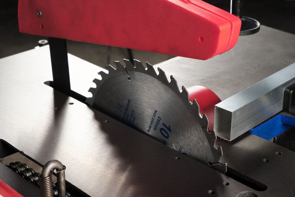 Комбинированный деревообрабатывающий станок