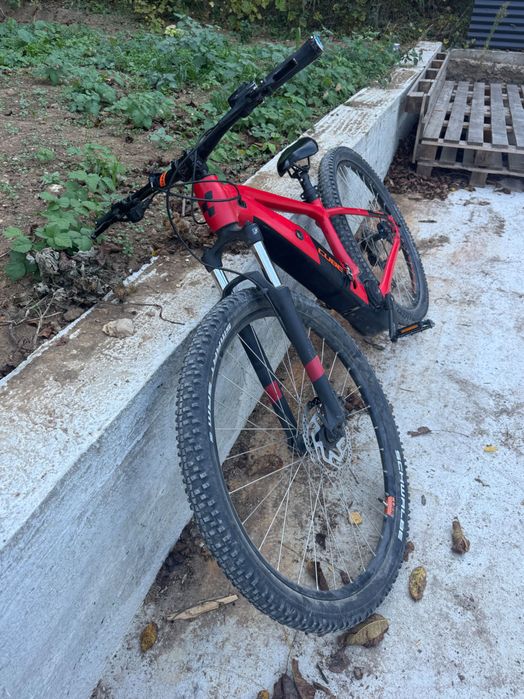 Bicicletă electrică cube