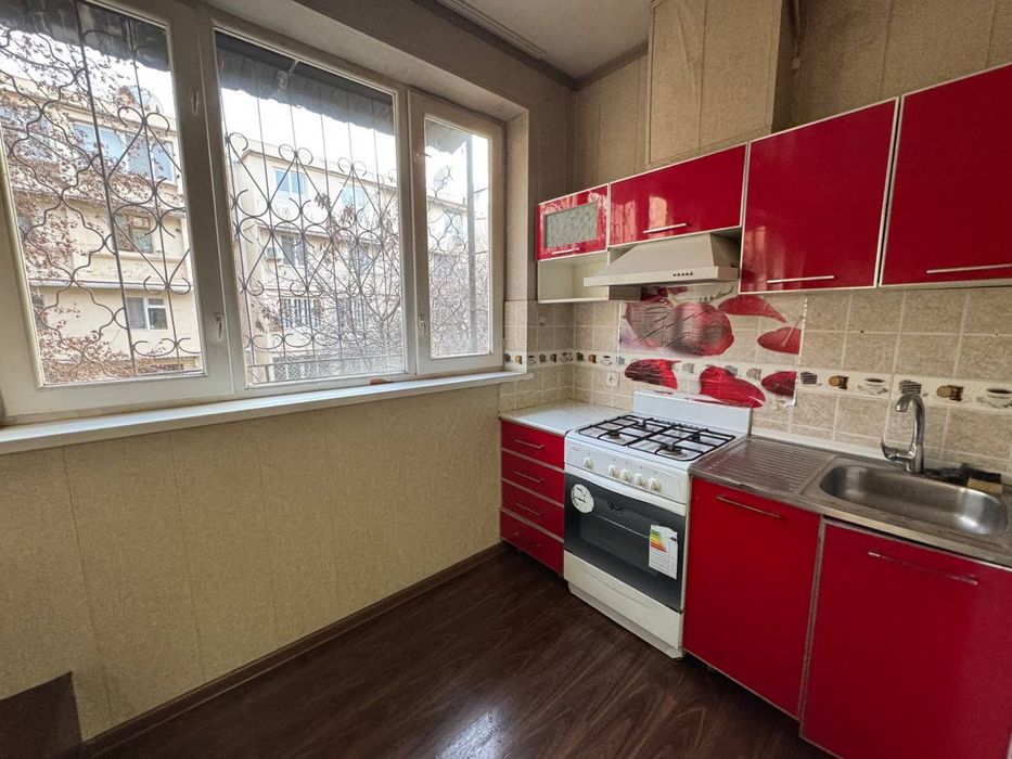 Продаётся 2/3/5 на Карасу-1 С ремонтом  Балкон 2х6 Ор-р209 школа