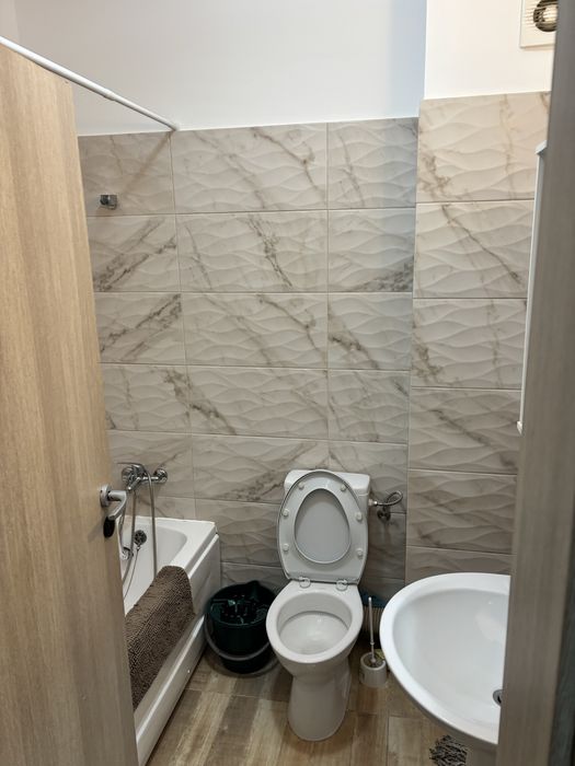 Inchiriez garsoniera in Militari Residence!