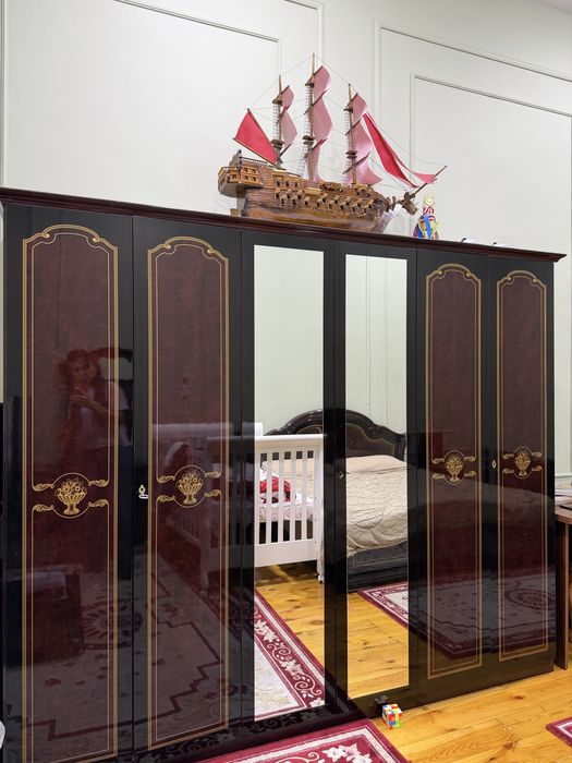 Продается спальный гарнитур