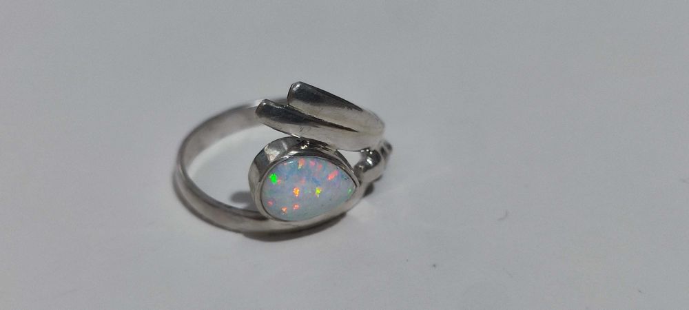 Изящное колечко с камнем ОПАЛ ОГНЕННЫЙ разм.18