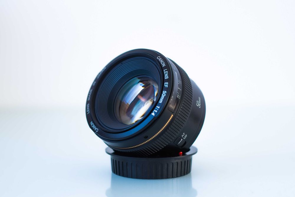 Canon 50mm f 1.4 impecabil si foarte sharp