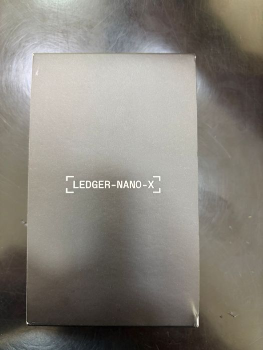 Продам крипто кошелек Ledger Nano X
