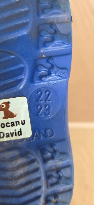 Adidași, crocși și cizme ploaie