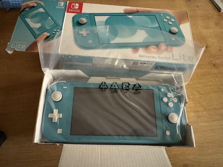 Ново Nintendo Switch Lite