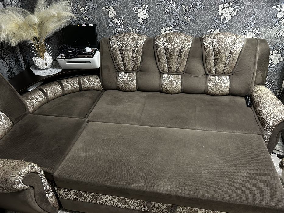 Диван с креслом