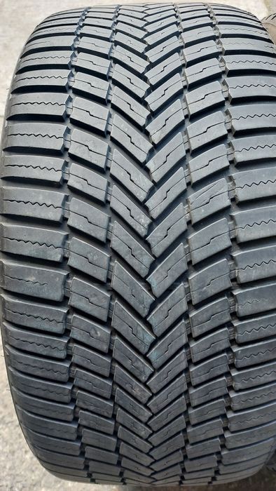 Всесезонни гуми 235/35/19 Bridgestone 4 броя