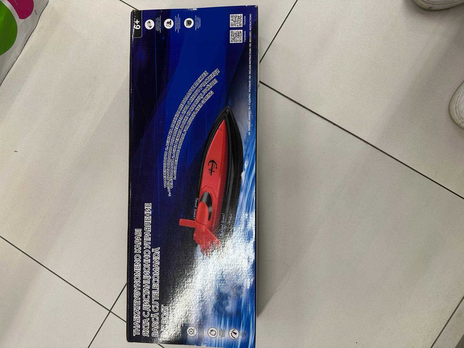 Лодка с дистанционно управление