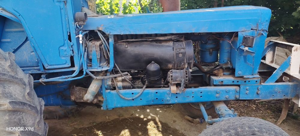 Traktor T28 sotiladi