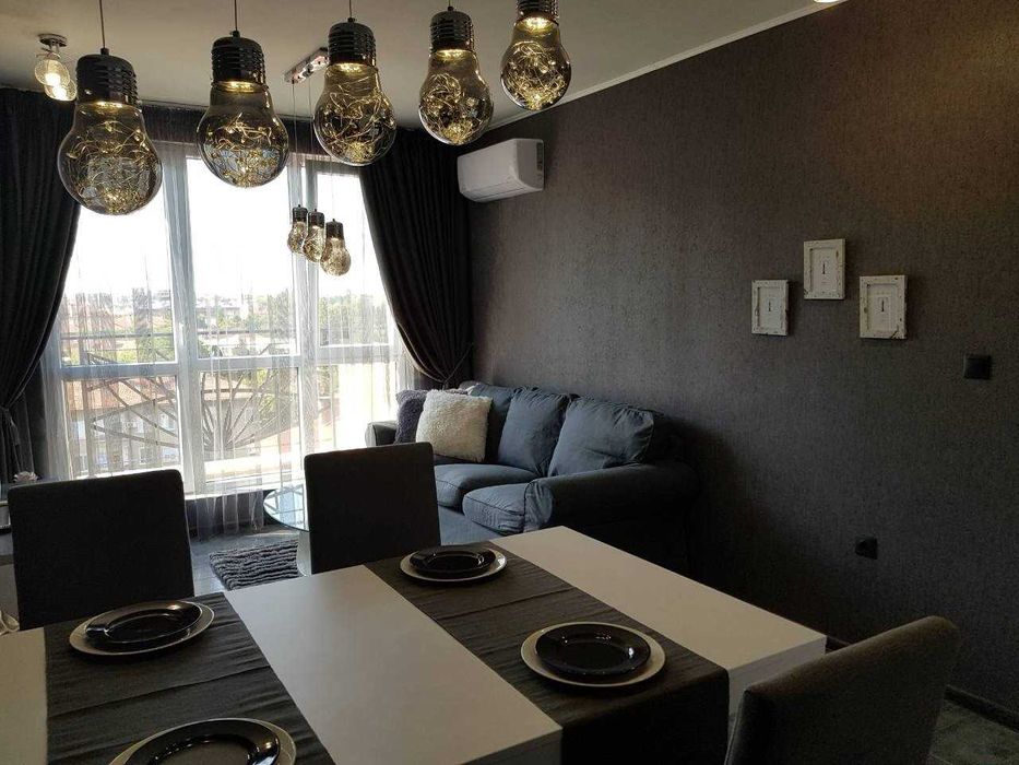 Дава се под наем Двустаен апартамент в Пловдив, Младежки Хълм - 75 кв.м за 448.8 € - Снимка #1