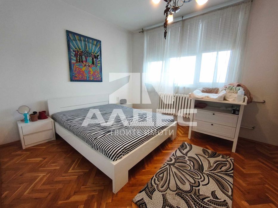 Дава се под наем Тристаен апартамент в София, Център - 115 кв.м за 947.58 € - Снимка #7