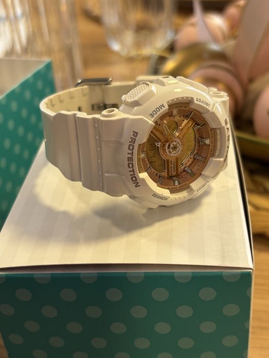 Продавам дамски часовник Baby G