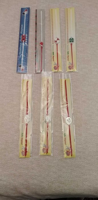 предлагам мартеници    на цена 0.70 лв