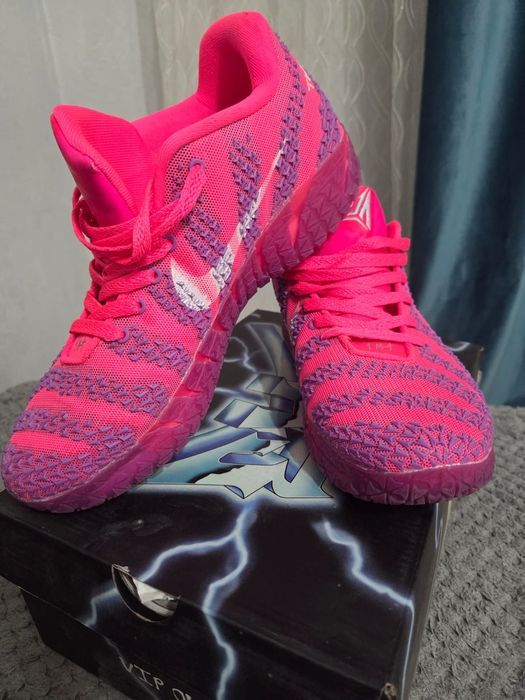 Кроссы найк розовые