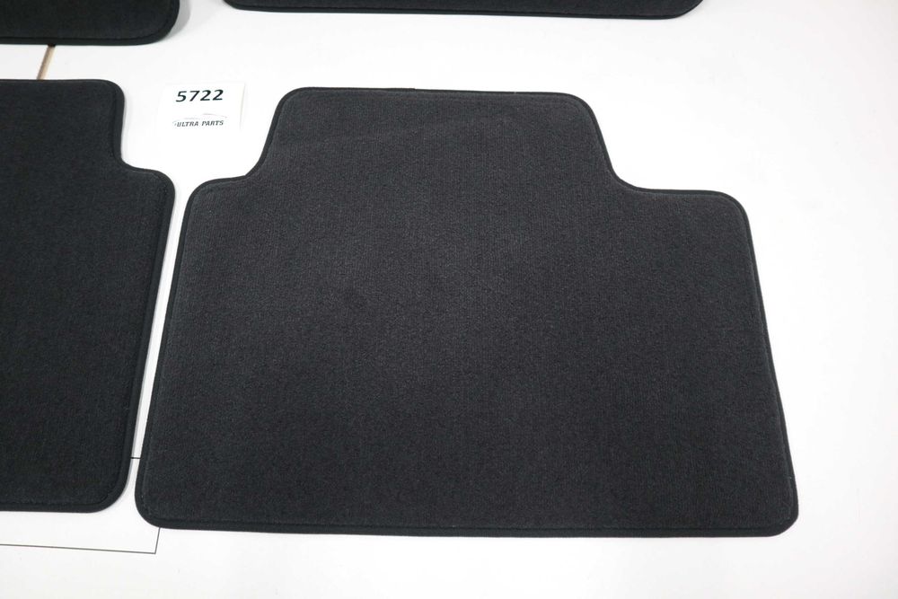 Нови велурени стелки за БМВ Г20 Г21 BMW G20 G21 2 комплекта