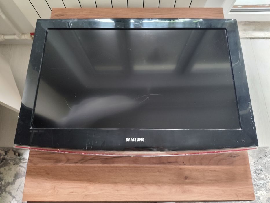 Продаю телевизор 25 000 тг (торг есть)