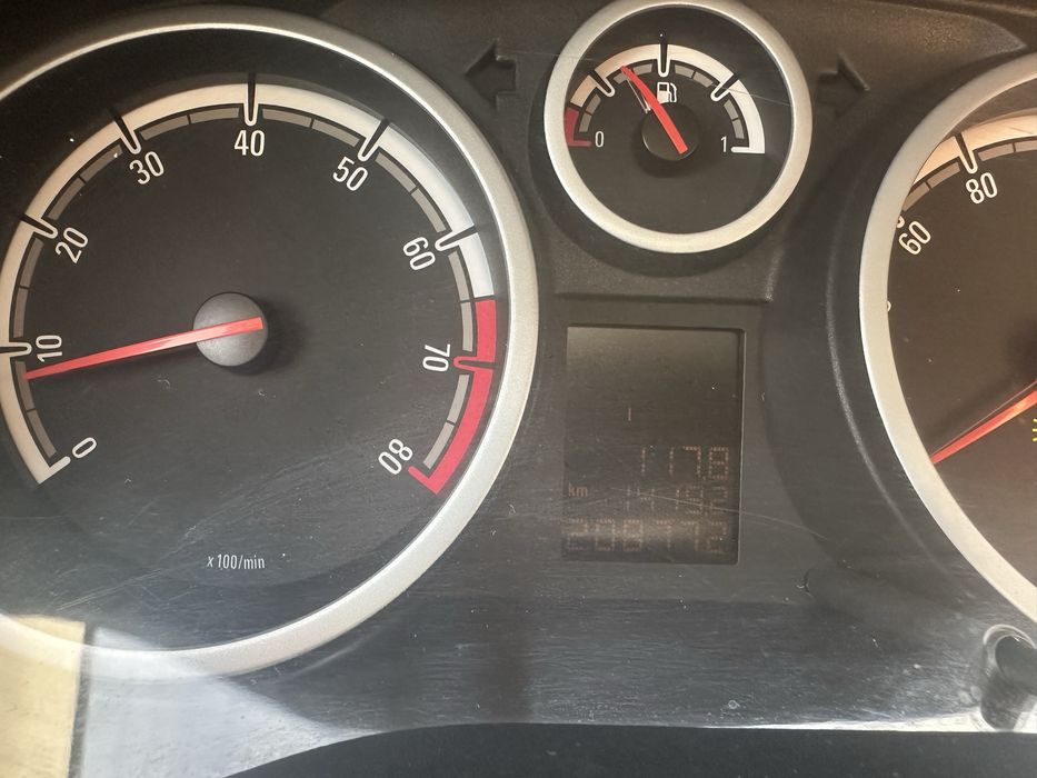 Opel corsa  2008