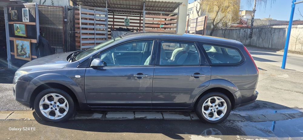 Vând mașina Ford focus