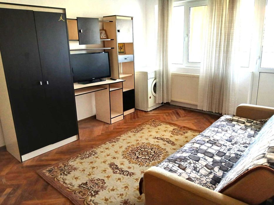 Închiriere apartament 2 camere, direct de la proprietar - zona Podu Roș