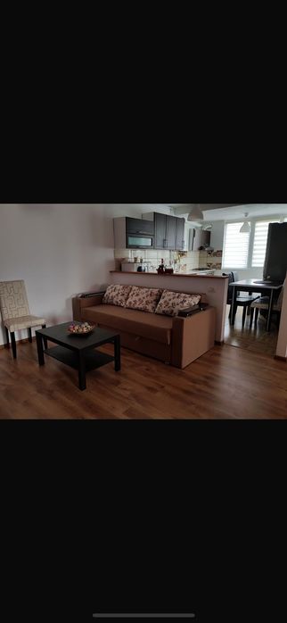 Închiriez apartament