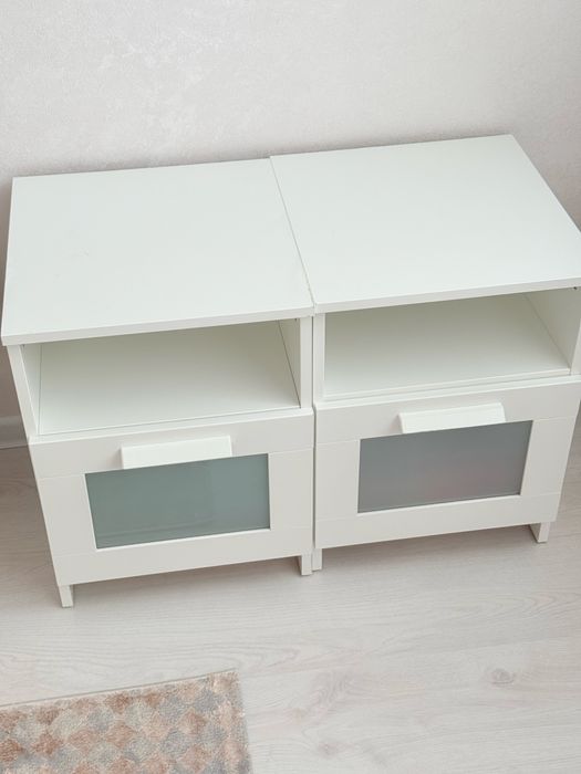 Тумбочки Икеа белого цвета