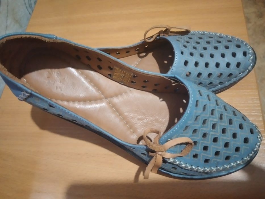 Продам женскую обувь