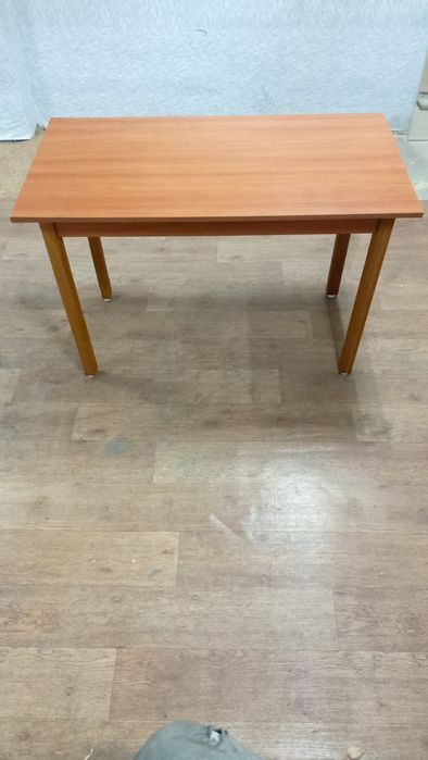 Табуреты, стулья, столы