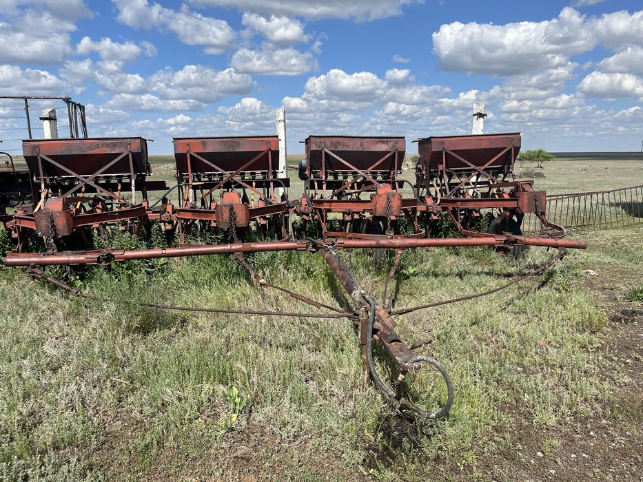 Сеялка в хорошем состоянии