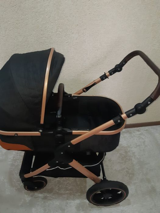 Продам  дешево коляску, покупали за 75тыс