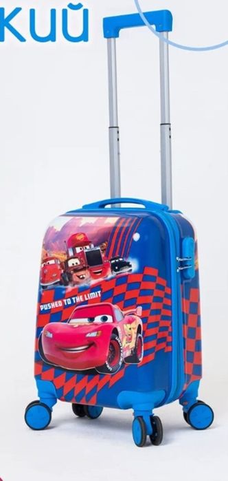 Детский чемодан на колесах