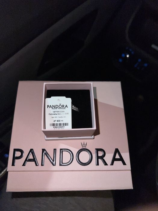 Кольцо Pandora.
