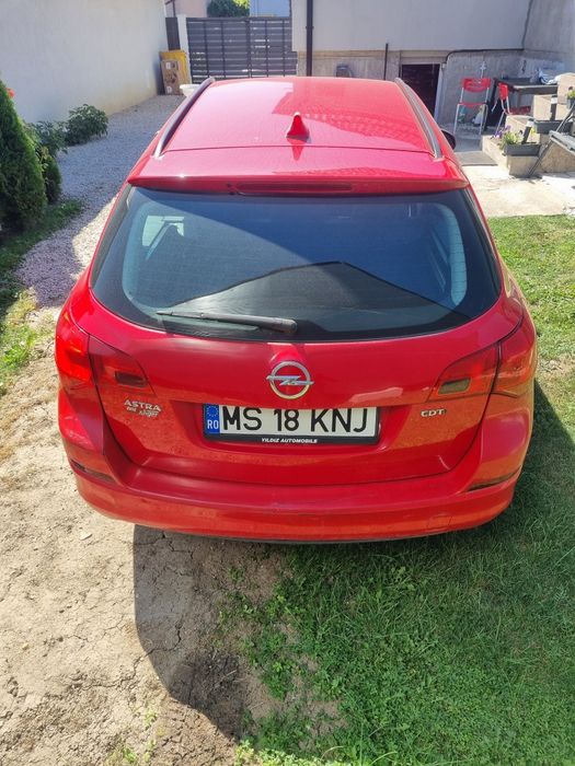 Opel Astra J motorină motor de 1.7 consum foarte mic