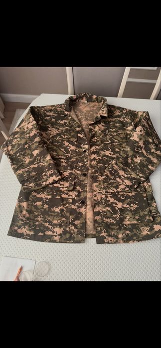 Продам военную форму для девочки в комплекте.