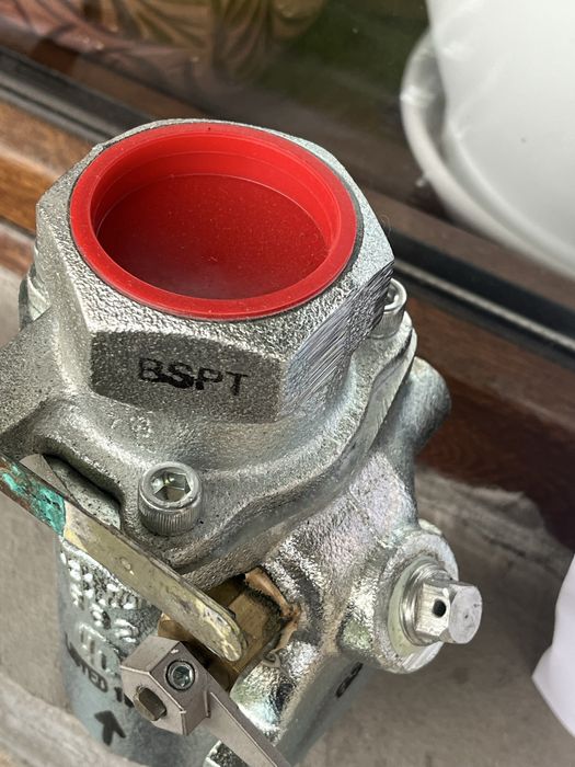 Аварийный клапан для азс