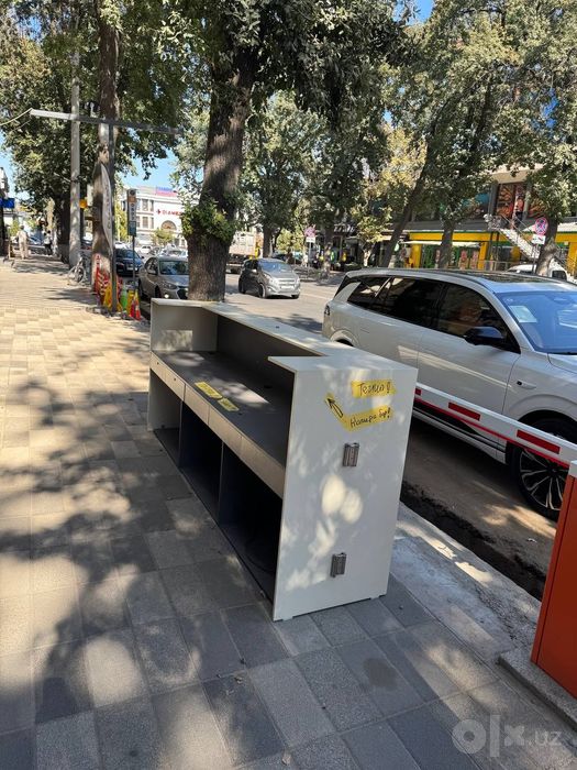 Reception stoli juda qulay va zamonaviy koʻrnishga ega