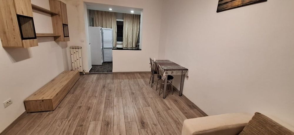 Garsoniera de închiriat