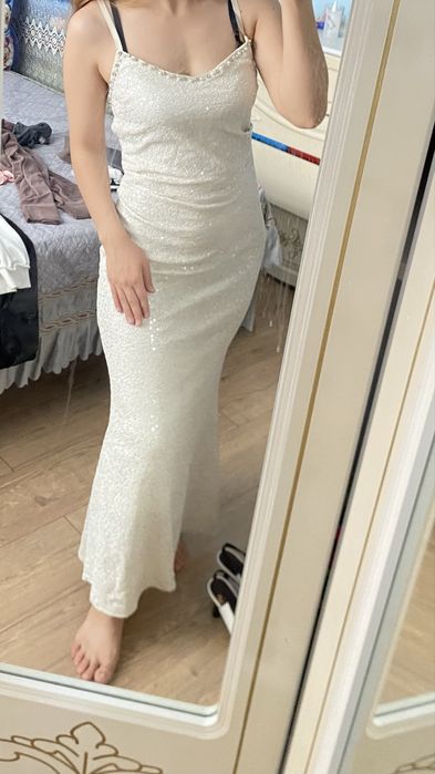 Платье белый 42-44 размер с